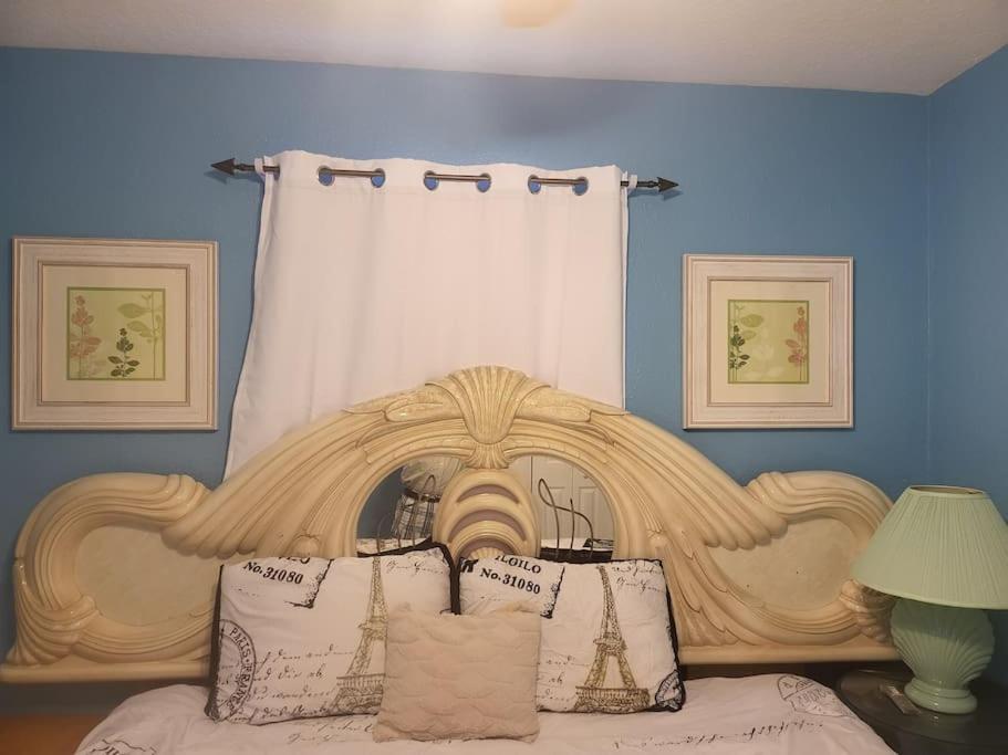 Entire By Siesta Key/closed To Downtown Sarasota