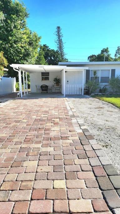 Entire By Siesta Key/closed To Downtown Sarasota