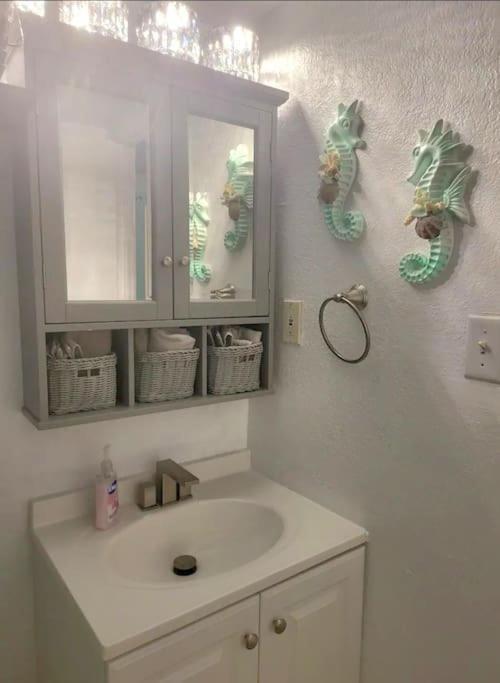 Entire By Siesta Key/closed To Downtown * Sarasota