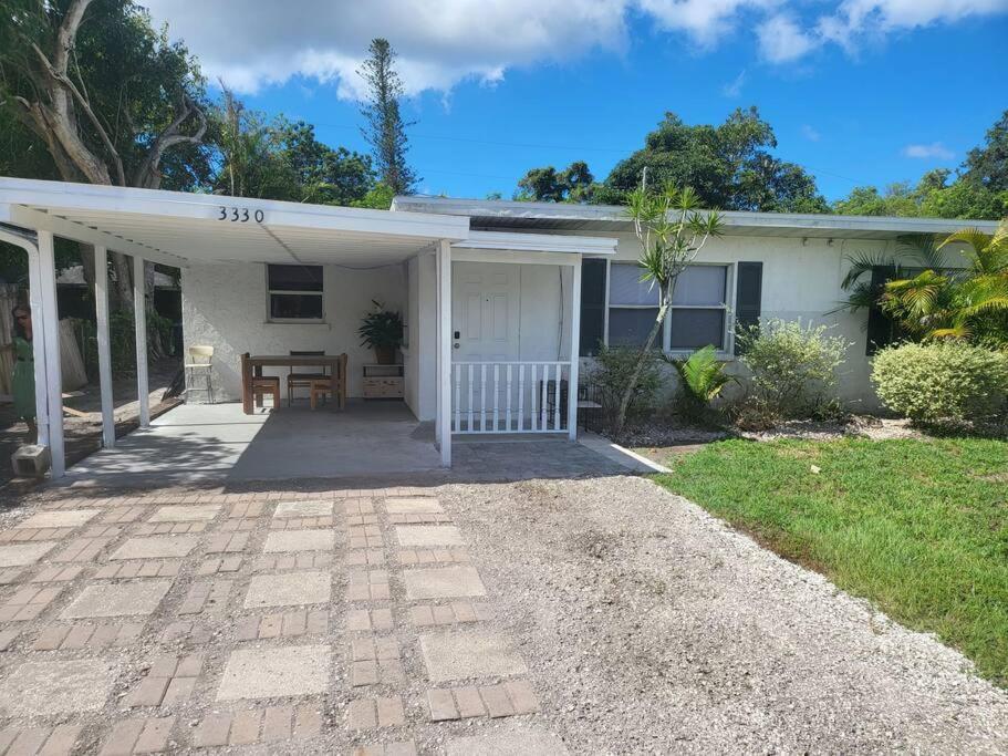 Entire By Siesta Key/closed To Downtown Sarasota